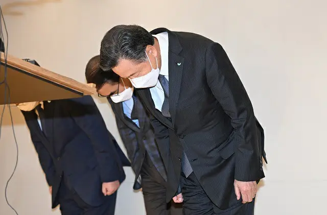 事故発生について謝罪するホ・ヨンインSPC会長（画像提供:wowkorea）