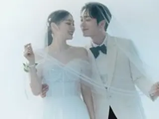【全文】“22日挙式”キム・ヨナ＆コ・ウリムカップル、ラブラブなスキンシップで甘い夫婦の世界…ウェディンググラビア公開
