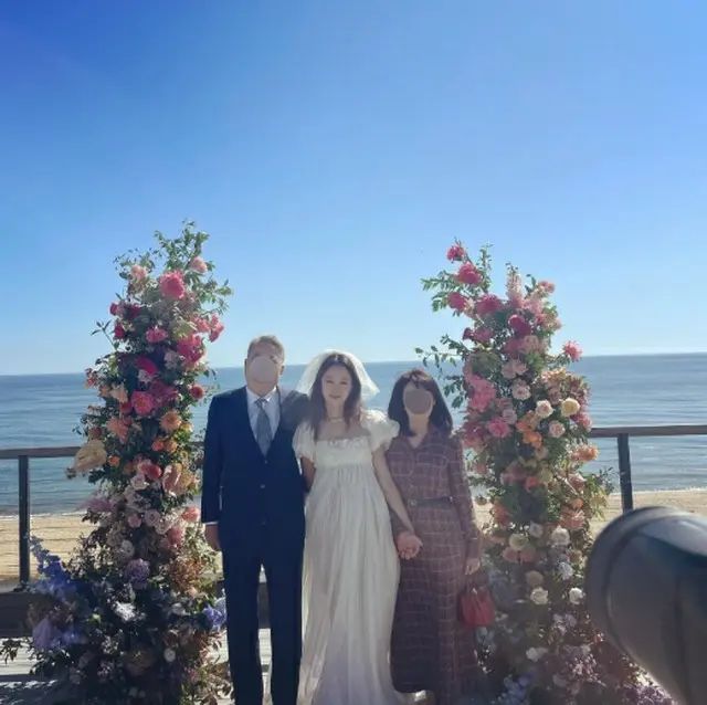 女優コン・ヒョジン、結婚式の現場を公開…ウェディングドレス姿で“女神降臨”（画像提供:wowkorea）