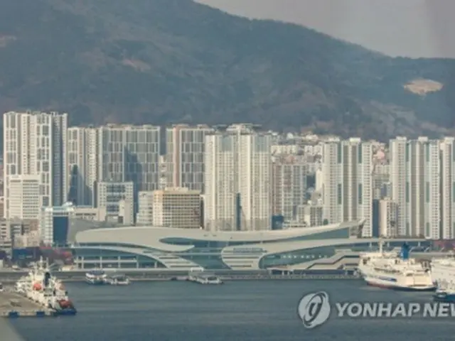 釜山港の国際旅客ターミナル＝（聯合ニュース）