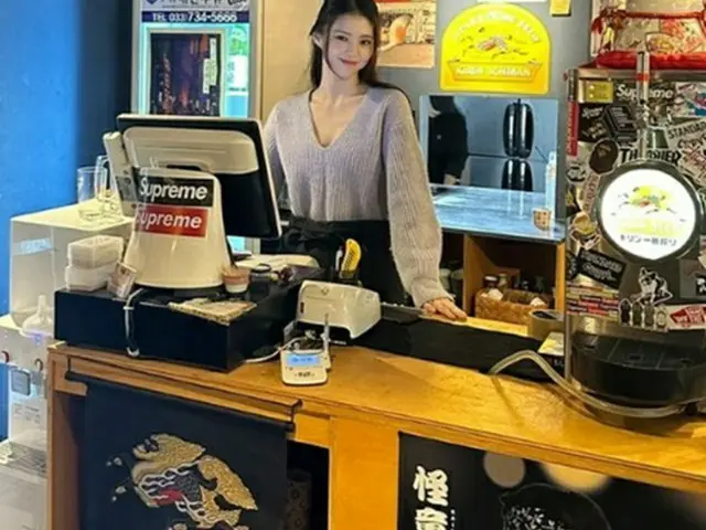 女優ハン・ソヒ、知人の居酒屋で「1日アルバイト」に変身…気づいたお客さんたちに”ファンサービス”も（画像提供:wowkorea）