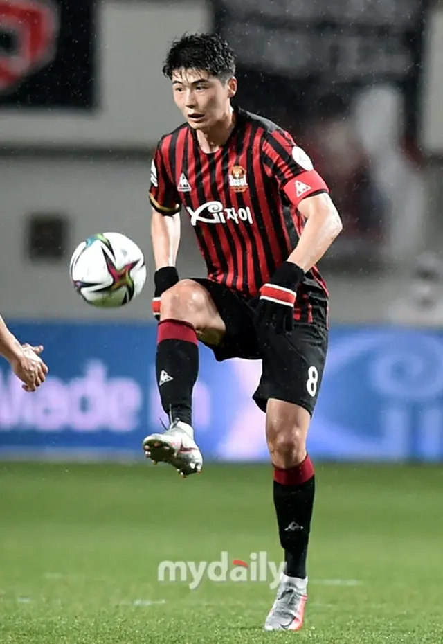 “30億ウォン寄付”キ・ソンヨン、国際プロサッカー選手協会Merit Award受賞（画像提供:wowkorea）