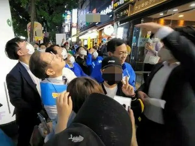 李在明氏にチキンのガラ入れを投げた60代「恥ずかしい」...懲役6か月を求刑＝韓国（画像提供:wowkorea）