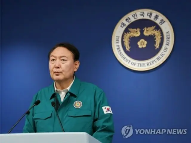 ソウル雑踏事故受け、国民向け談話を発表する尹大統領＝３０日、ソウル（聯合ニュース）