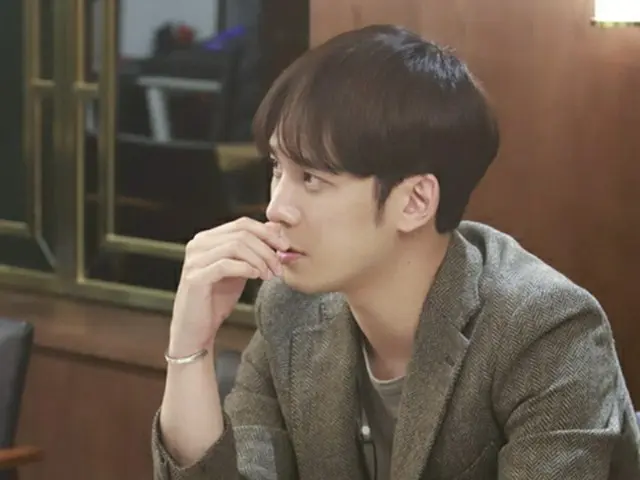 俳優兼画家パク・ギウン、現代美術のアイコン＝レアンドロ・エルリッヒ展を紹介（画像提供:wowkorea）