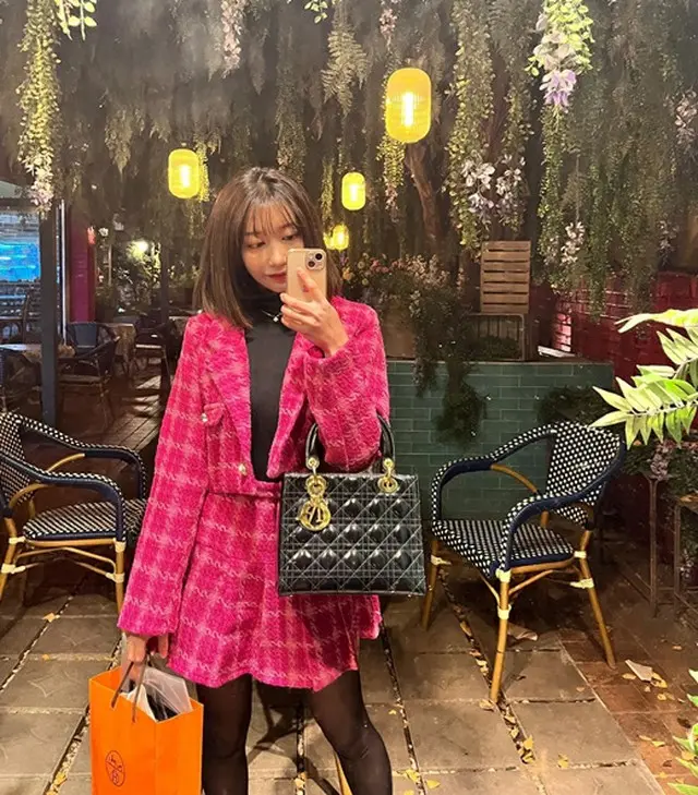 歌手で俳優イ・ジフンの妻アヤネさんが洗練された日常ファッションを公開した。（画像提供:wowkorea）
