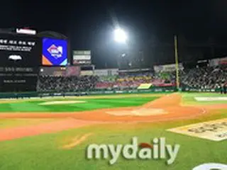 ＜韓国プロ野球＞カリカチュア作家兼女優チョン・ウネ、韓国シリーズ第6戦で始球式