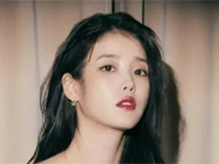 歌手IU（アイユー）、ブランド品よりもさらに輝く美貌