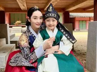 女優キム・ヘス、共演中の子役を抱きしめにっこり…ハン・ジミン「私の息子だった」