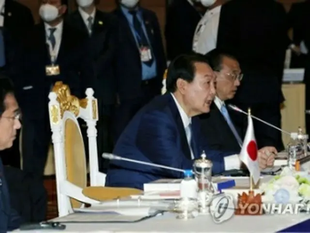 ＡＳＥＡＮプラス３首脳会議で発言する尹大統領＝１２日、プノンペン（聯合ニュース）