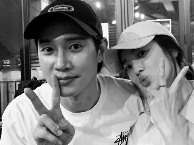 俳優パク・ソンフンが、女優ソン・ヘギョとのうれしい近況を知らせた。（画像提供:wowkorea）