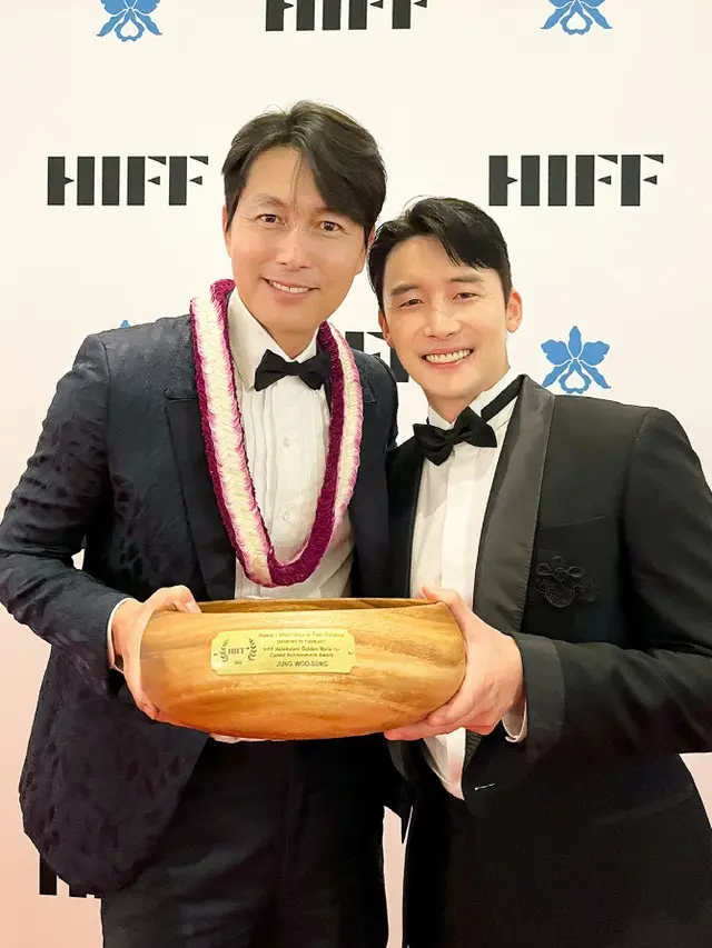 チョン・ウソン、初の長編映画演出作「保護者」でハワイ国際映画祭で受賞（画像提供:wowkorea）