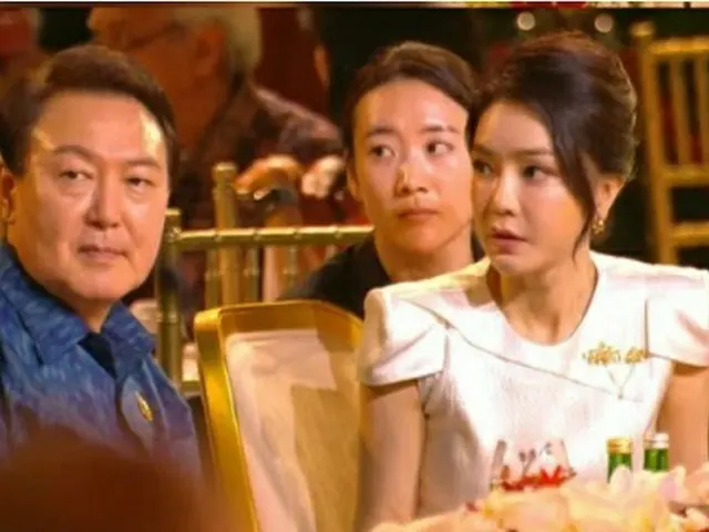 尹錫悦大統領（左）と金建希夫人（右）（画像提供:wowkorea）