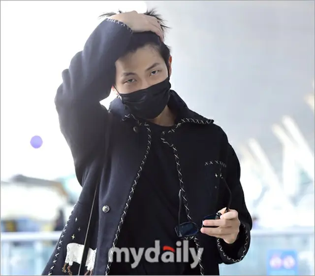 空港に到着したRM（BTS）（画像提供:wowkorea）