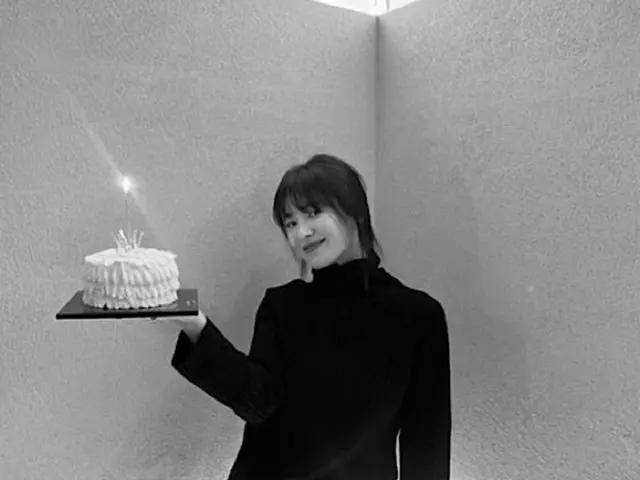 女優ソン・ヘギョ、42歳の誕生日なのに顔は20代…「唇チュー」(画像提供:wowkorea)