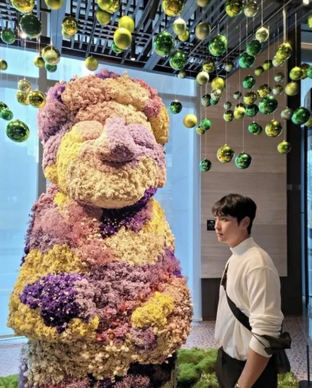 “パク・シネの夫” 俳優チェ・テジュン、「コッハルバン」の前でイケメンオーラ発散（画像提供:wowkorea）