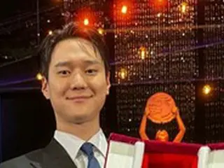 俳優コ・ギョンピョ、「青龍映画賞」をしっかりノリノリで楽しんだ！…「感謝と感動で泣きそう」
