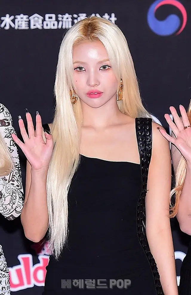 「(G)I-DLE」SOYEON、「2022 MAMA AWARDS」で披露した新ラップにネットユーザーが賛否両論…「特別に作られた賞はお断り」の意図は？（画像提供:wowkorea）