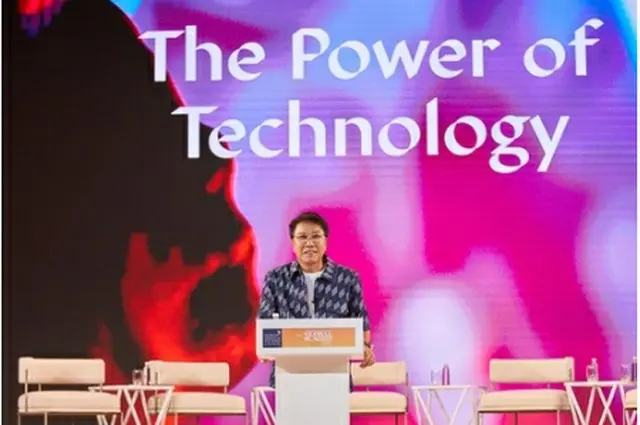 WTTCグローバルサミットで演説する李氏（SMエンタテインメント提供）＝（聯合ニュース）≪転載・転用禁止≫