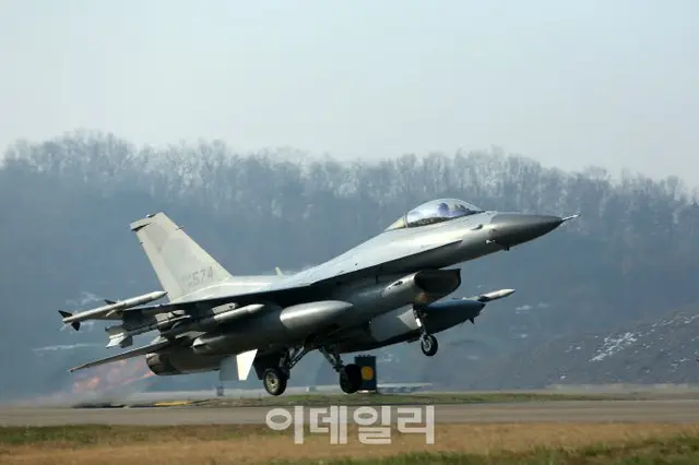 米軍F-16、黄海で実射撃訓練...異例の写真公開（画像提供:wowkorea）