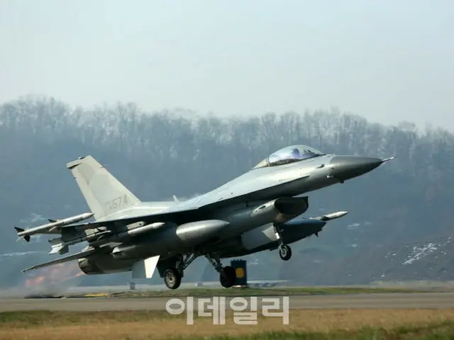 米軍F-16、黄海で実射撃訓練...異例の写真公開（画像提供:wowkorea）