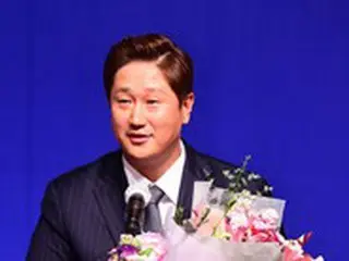 ＜韓国プロ野球＞“引退”イ・デホ、「一球大賞」受賞