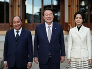 大統領夫人、セマウル運動のボランティア活動に参加、青年創業者に激励＝韓国