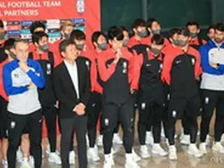 尹大統領夫妻がサッカー代表チームと「夕食会」＝韓国