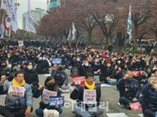 貨物連帯のスト撤回にも、公共運輸労組がソウルで集会続ける＝韓国