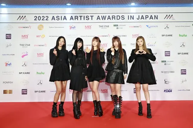「NewJeans」、新人賞と大賞を同時受賞の快挙！＝「2022 AAA」（画像提供:wowkorea）