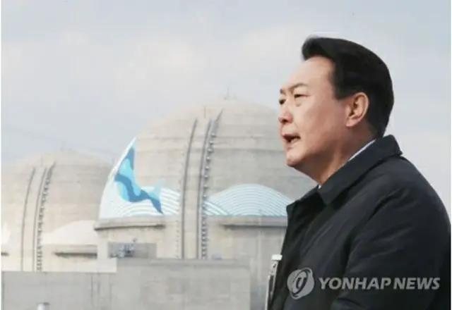 昨年12月、大統領選候補として新ハヌル原発3、4号機の建設現場を訪れた尹錫悦氏（資料写真）＝（聯合ニュース）