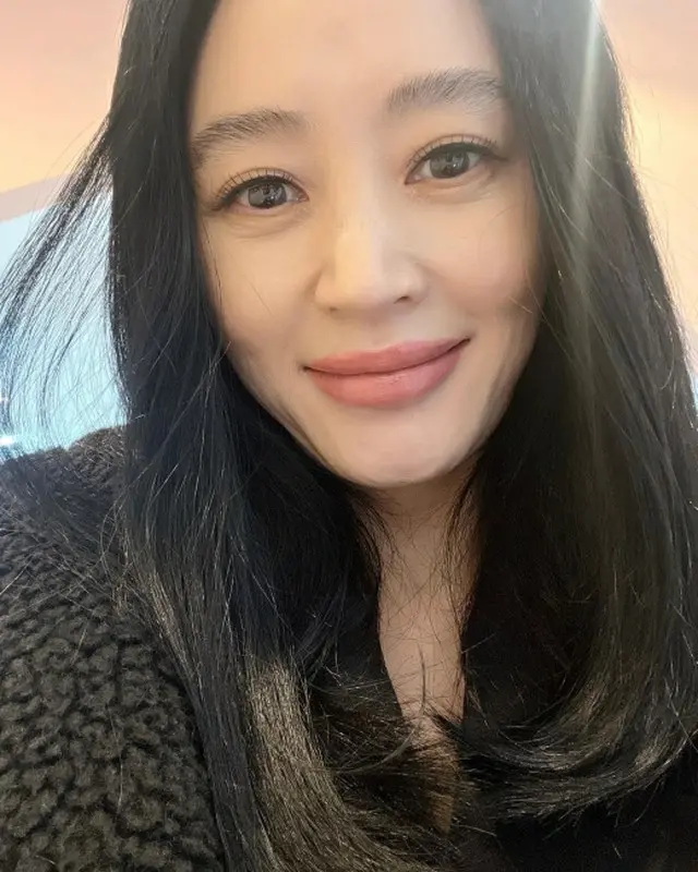 女優キム・ヘス、アラフィフの”高級な美貌”を披露（画像提供:wowkorea）