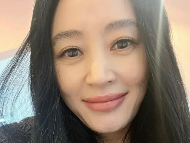 女優キム・ヘス、アラフィフの”高級な美貌”を披露（画像提供:wowkorea）
