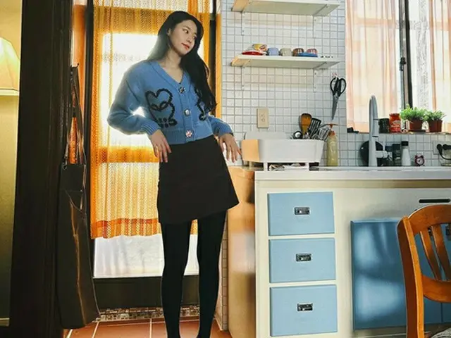 ソリョン（AOA）、「私バリに行くんだけど…」…スリッパ履きでもその足の長さ？（画像提供:wowkorea）