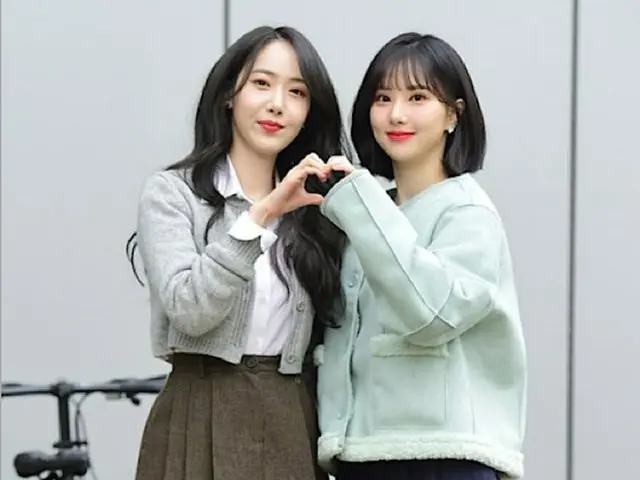 「VIVIZ」シンビ＆ウンハ、「オムジは家にいます」（画像提供:wowkorea）