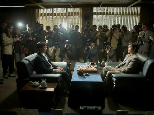 イ・ビョンホンとユ・アイン「勝負」…Netflixで公開（画像提供:wowkorea）