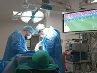「W杯をあきらめられない」…手術台で試合観戦したポーランドの男性＝韓国報道