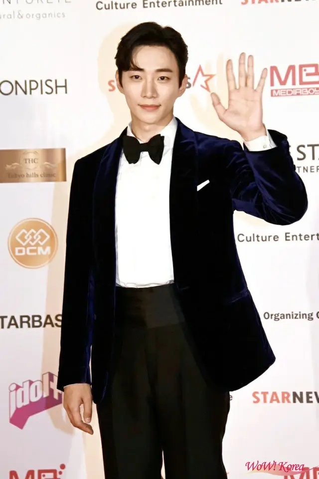 【フォトレポ】ジュノ（2PM）＆ファン・ミンヒョン、「2022 AAA」のレッドカーペットに登場！（画像提供:wowkorea）