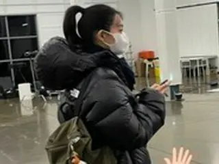 “キム・ウビンと交際中”女優シン・ミナ、ポニーテール姿がまぶしい…爽やかな女子大生のようなビジュアル