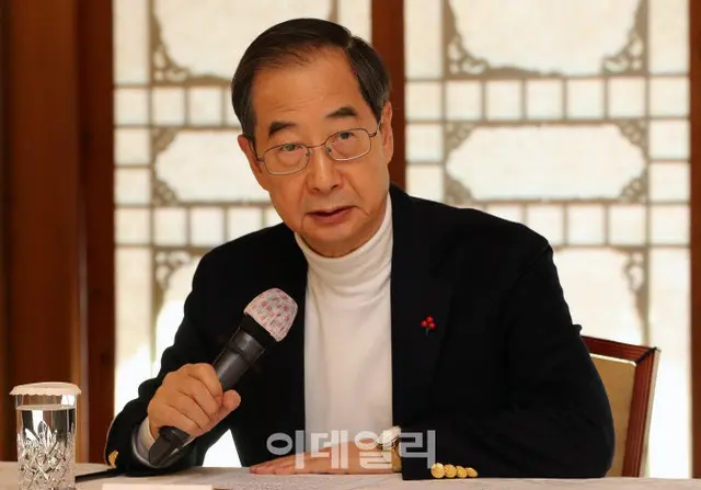 韓国ハン首相、無断横断論議拡散…首相室「警察官の指示によるもの」（画像提供:wowkorea）