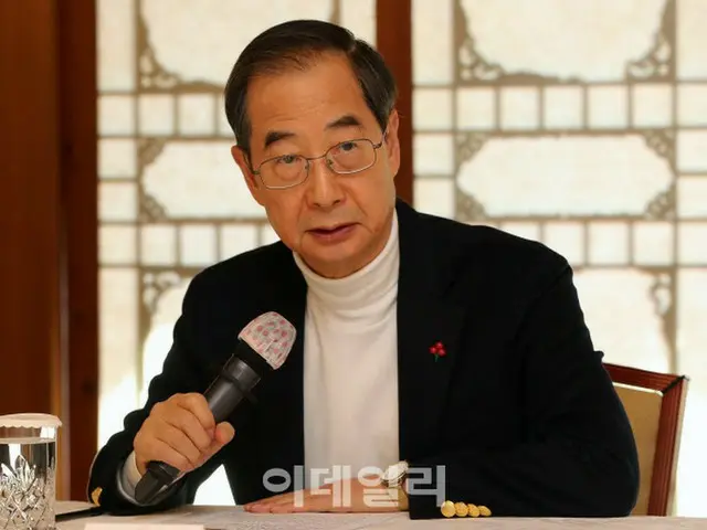 韓国ハン首相、無断横断論議拡散…首相室「警察官の指示によるもの」（画像提供:wowkorea）