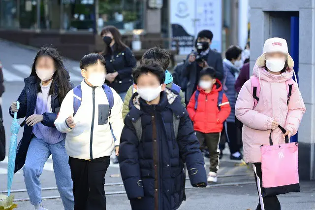 韓国の政府・与党は22日「室内マスク義務解除」を話し合うための協議会を開く（画像提供:wowkorea）