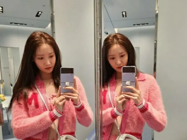 ユナ（少女時代）、果敢なブランドM社フル着装…スリムなスタイルで着こなした「2023 S/S」ルック公開（画像提供:wowkorea）