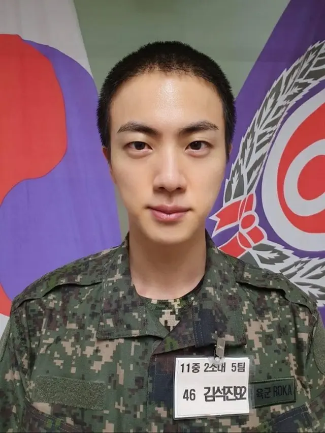 JIN（BTS）、入隊後の「近況写真」公開＝軍服も似合うワールドスター（画像提供:wowkorea）