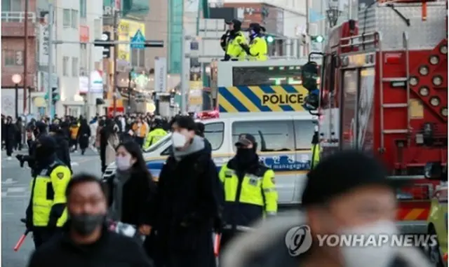 警察が年末年始のイベントの安全管理のために全国に警察官と機動隊を大挙投入する（資料写真）＝（聯合ニュース）≪転載・転用禁止≫