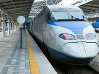 走行中の韓国高速鉄道「KTX」の窓ガラスにひび…KORAIL側「冬は雪や砂利などが跳ねてしばしば起きる」
