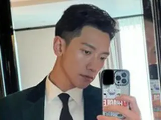RAIN （ピ）、おとなのクールなスーツビジュアルでメリークリスマス！…キム・ホヨンやイ・シオンも感嘆