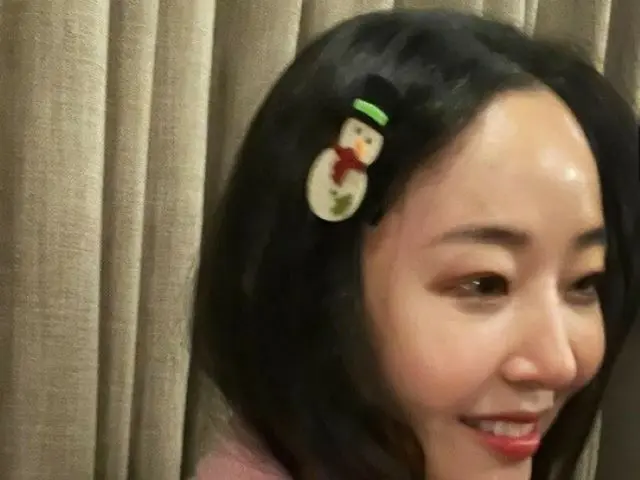 “「NewJeans」の母”ミン・ヒジン代表、HANNIからはヘアピンをもらいDANIELLEからはプロポーズ「かわい子ちゃんたち」（画像提供:wowkorea）