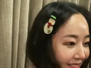 “「NewJeans」の母”ミン・ヒジン代表、HANNIからはヘアピンをもらいDANIELLEからはプロポーズ「かわい子ちゃんたち」