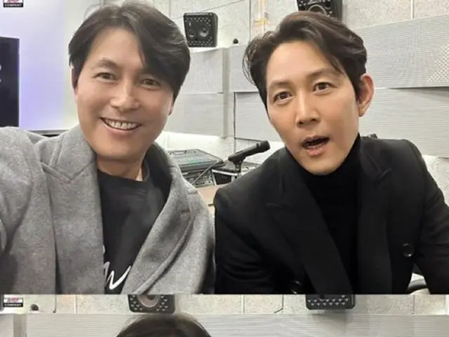 俳優チョン・ウソン＆イ・ジョンジェ、年末を迎えて再会した“チョンダム夫婦”…ツーショット撮影をしても息ぴったり（画像提供:wowkorea）